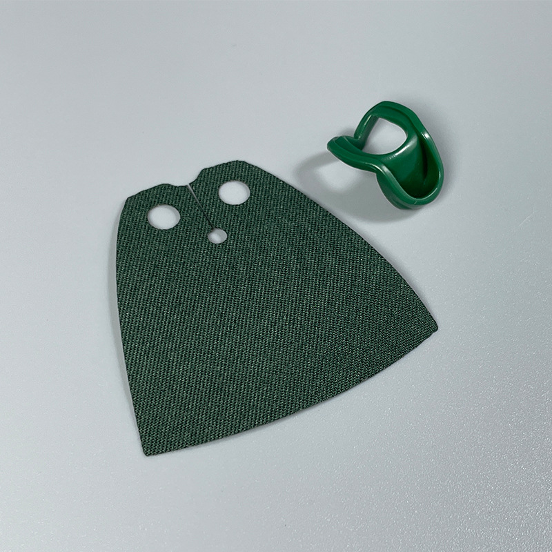 Base capa verde oscuro gorro drapeado verde oscuro