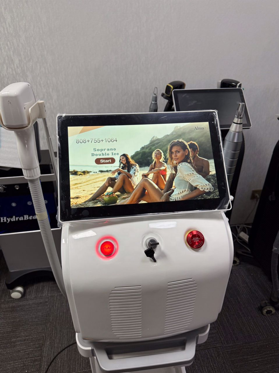 สีขาว