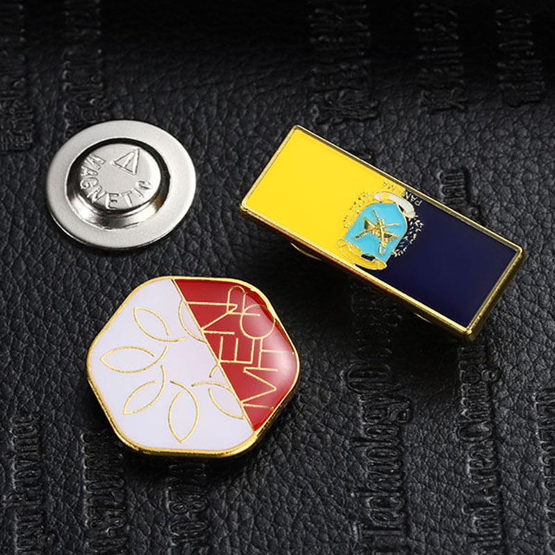 Chapado en oro insignia magnética