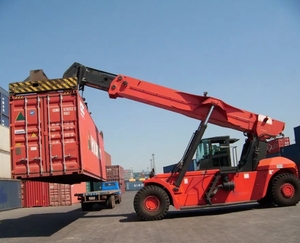 Famosa marca 45 toneladas Reach Stacker SRSC45H1 Manipulador de contenedores con alta calidad - Product Image 5