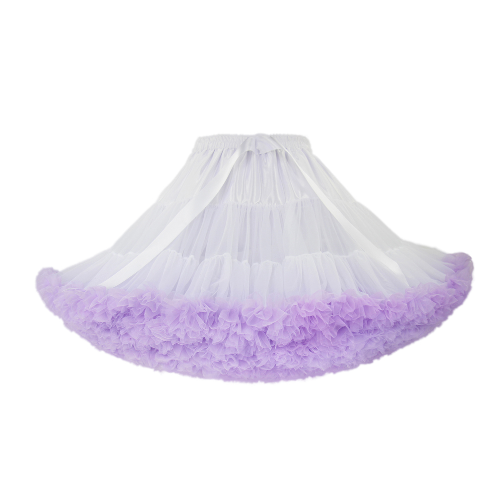 Blanc avec ourlet violet clair