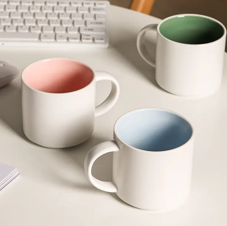 Tazza di caffè del cappuccino della porcellana di logo su ordinazione della tazza di caffè di ceramica del latte del tè bicolore all'ingrosso da vendere