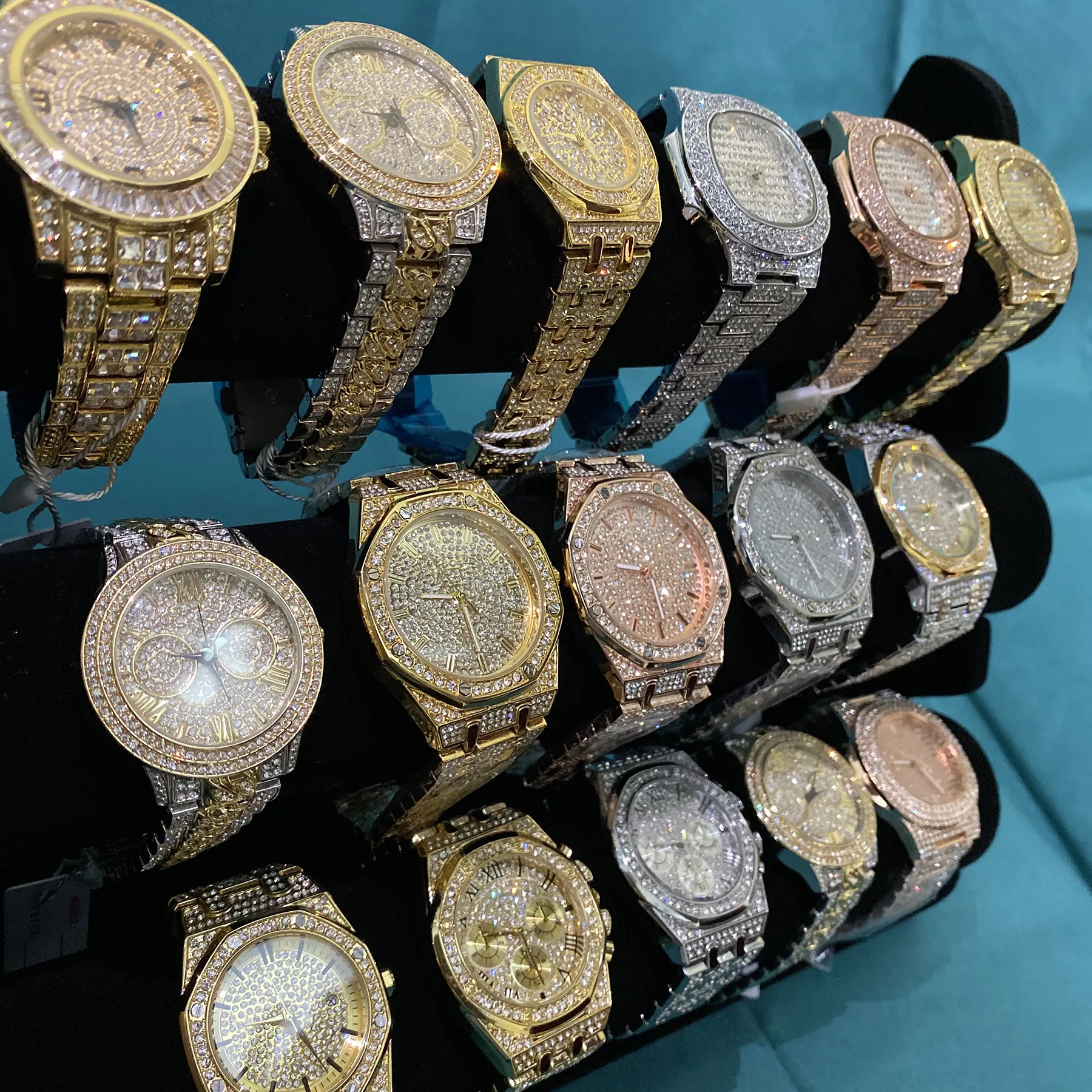 2023 Iced Out reloj de pulsera de lujo reloj de diamantes oro plata hombres relojes hip hop con caja regalos de joyería proveedores de relojes de gran diámetro