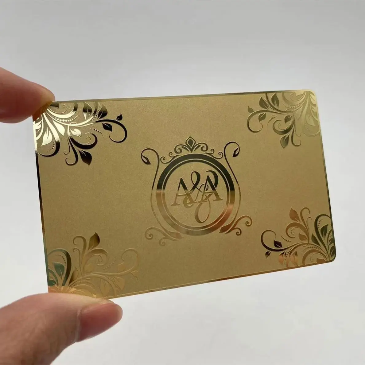 कस्टम उत्कीर्ण स्टेनलेस स्टील मेटल कार्ड बिजनेस वीआईपी चिप कार्ड
