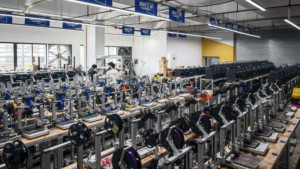 New đông lạnh 3D in bí ẩn bức tượng đen Robe Nữ Hoàng điêu khắc cho kệ sách - Product Image 4