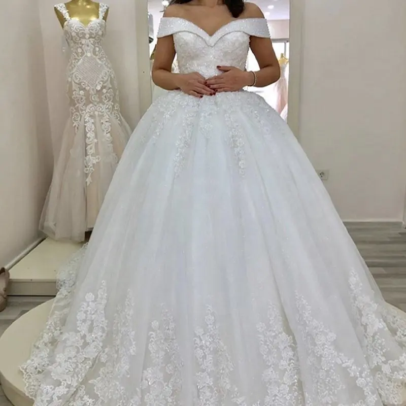 Wholesale New Style White Trailing Lace Wedding Dress for Bride Off-shoulder Slim V Neck Long Trail Sleeveless Wedding Dresses