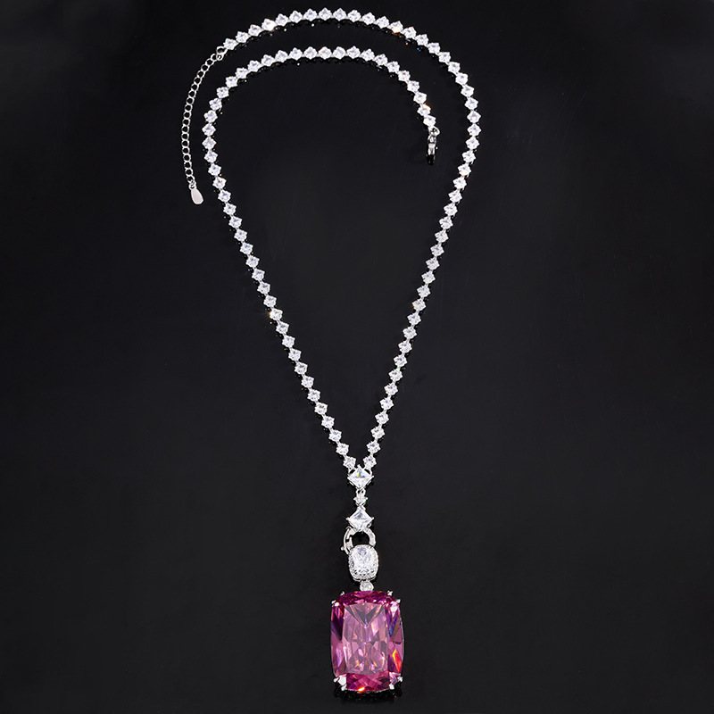 Pendentif rose séchée en platine avec chaîne sauvage