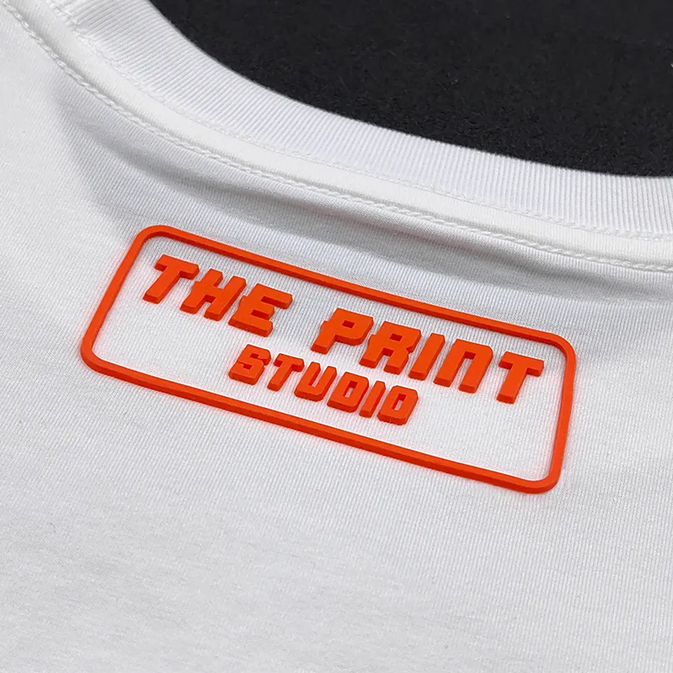โลโก้ที่กําหนดเอง DTF ฟิล์มลอกการถ่ายเทความร้อนซิลิโคนแพทช์เหล็กบนเสื้อยืดไวนิลป้าย PVC เย็บบนเสื้อผ้ากางเกงยีนส์กระเป๋าหมวกเสื้อผ้า