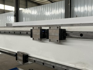 豪瑟便宜的3轴数控刳刨机1328木质中密度纤维板胶合板家具制造自动换刀数控刳刨机，带9kw主轴