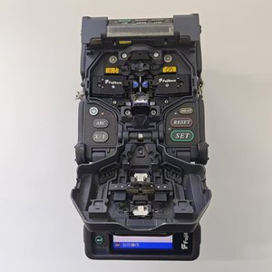 Japanese made FSM-<strong>60S</strong> Chinese version second-hand used fiber optic <strong>fusion</strong> <strong>splicer</strong>