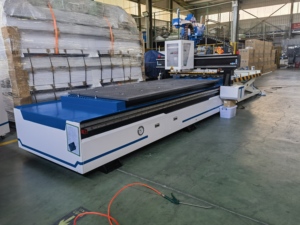 Caricamento automatico ATC Cnc Router di nidificazione macchina Cnc per il pannello di legno mobili taglio e incisione