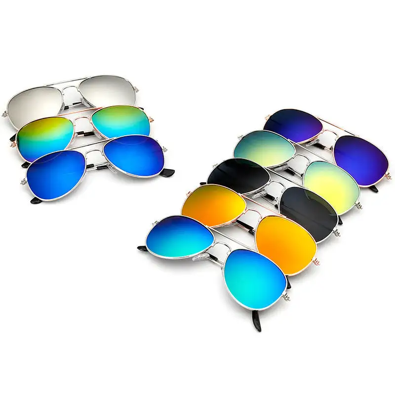 Venta al por mayor de gafas de sol de aviación Vintage para hombres y mujeres, protección UV400, tonos baratos, gafas de sol con logotipo personalizado