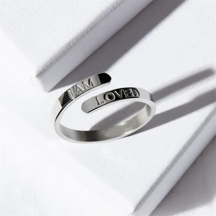 Anello regolabile di dimensioni aperte incisione personalizzata frase I AM e amato gioielli di dichiarazione appannamento anello da donna in acciaio inossidabile gratuito