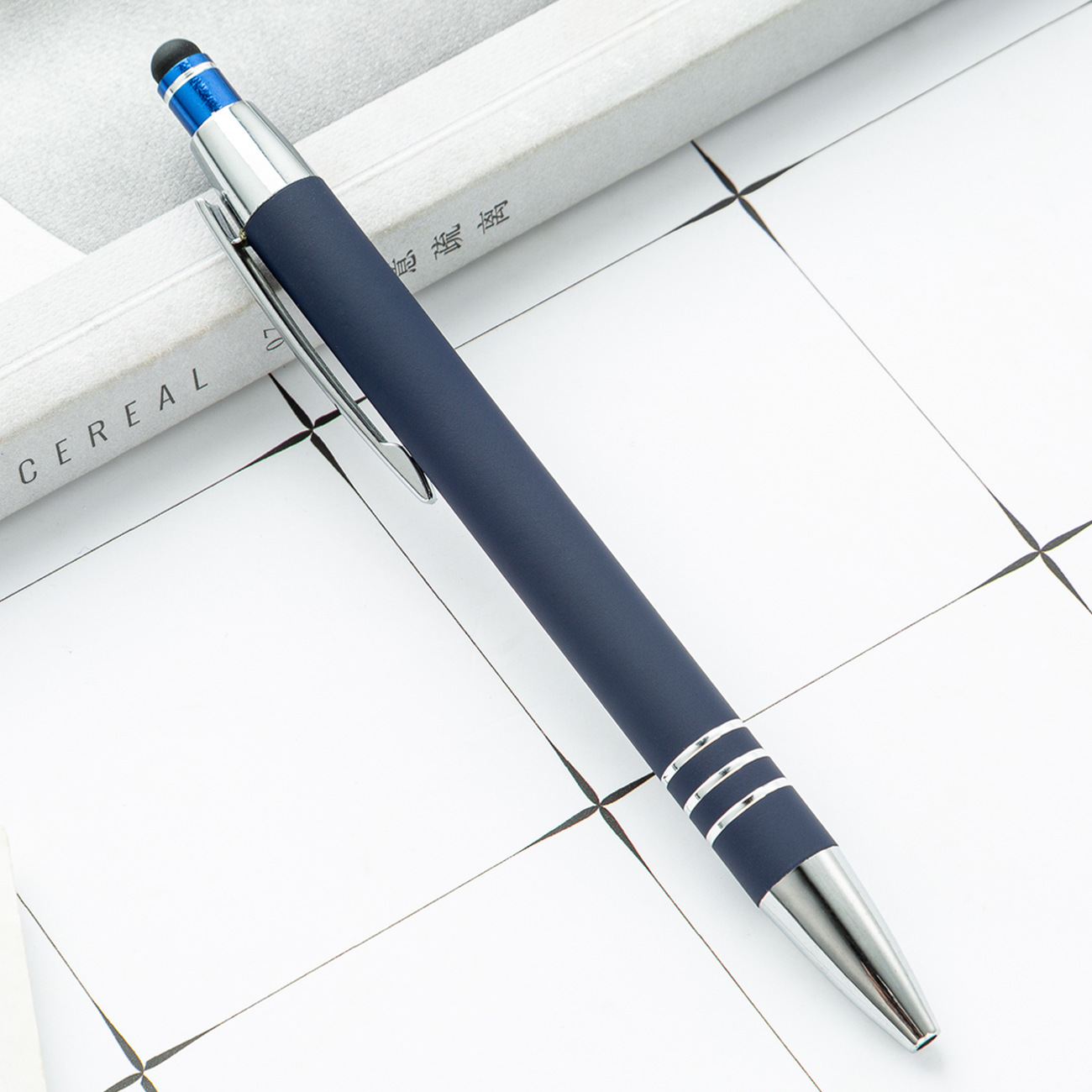 Azul oscuro