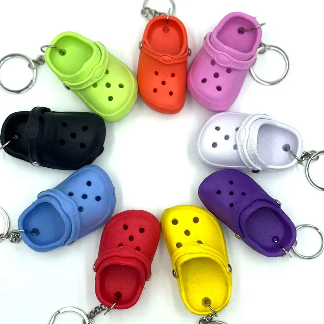 Dễ Thương 3D Mini Guốc Giày Keychain bán buôn mùa hè đầy màu sắc Giày sáng tạo 3D bãi biển nhỏ lỗ Giày Keychain