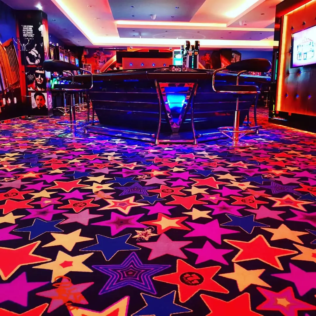 Venda quente Luxo Colorido Design Comercial Alfombras Casino Club Axminster Tapis Salão Vermelho Night Club Tapete Para Casino