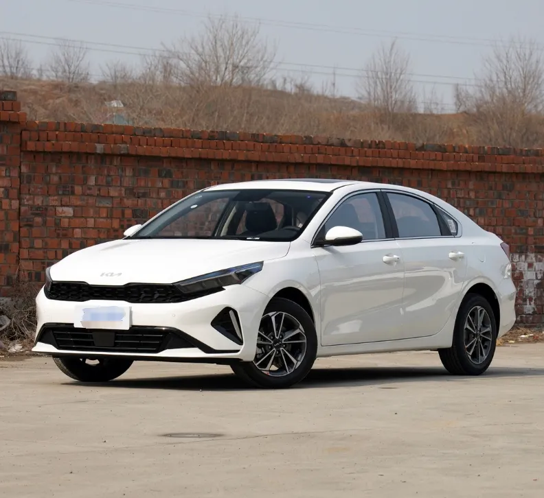 El Kia K3 más barato hecho en China con Torque Long Range 400km + y cámara LED de lujo