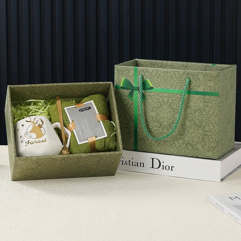 Confezione regalo con cervo bianco diamante, asciugamano grande
