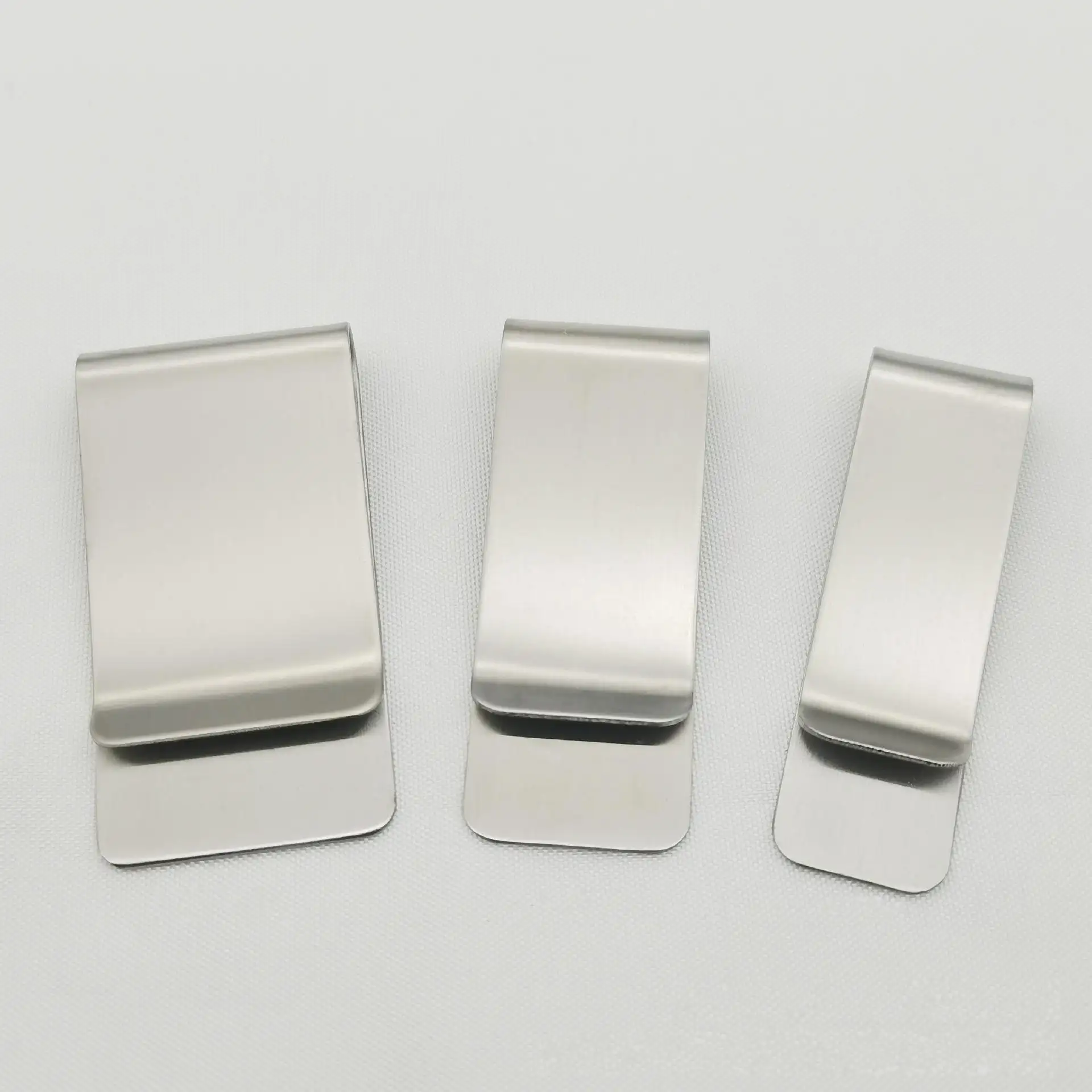 Dimensioni disponibili oro argento nero acciaio inossidabile fermasoldi stampa logo personalizzato
