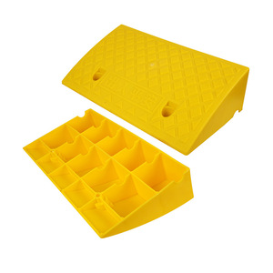 Dayanıklı plastik araba hız yumru adım Mat rampa eşik üçgen Mat çelik taban kauçuk malzeme ile boş rampa eşik Mat - Product Image 1