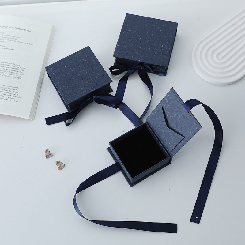 5 pocket ribbon box