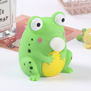 Fabrika doğrudan EVA dekompresyon tükürmek kabarcık kurbağa vinil oyuncak yeni tasarım karikatür PVC tutam tükürmek topu bebek anti-stres oyuncaklar kutusu - Product Image 2