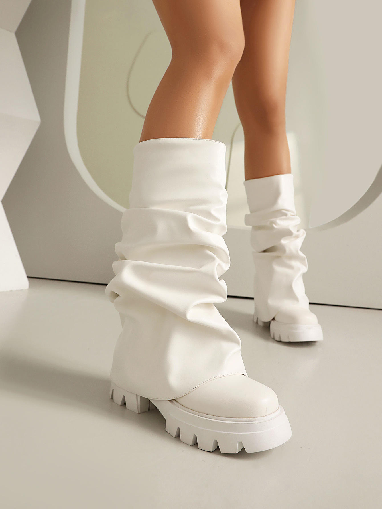 สีน้ำตาล