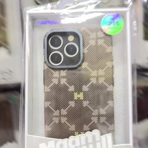 เคสโทรศัพท์ลายคาร์บอนไฟเบอร์ย้อนยุคสุดหรูมีปลอกหุ้มป้องกันสำหรับ iPhone 16 PRO MAX พร้อมด้วยกรอบกล่องดีไซน์คลาสสิกทำจากโลหะ - Product Image 4