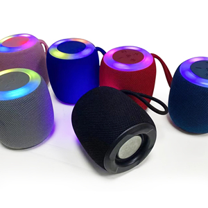低价杯形蓝牙扬声器音芯扬声器，带彩色RGB发光二极管灯 - Product Image 5