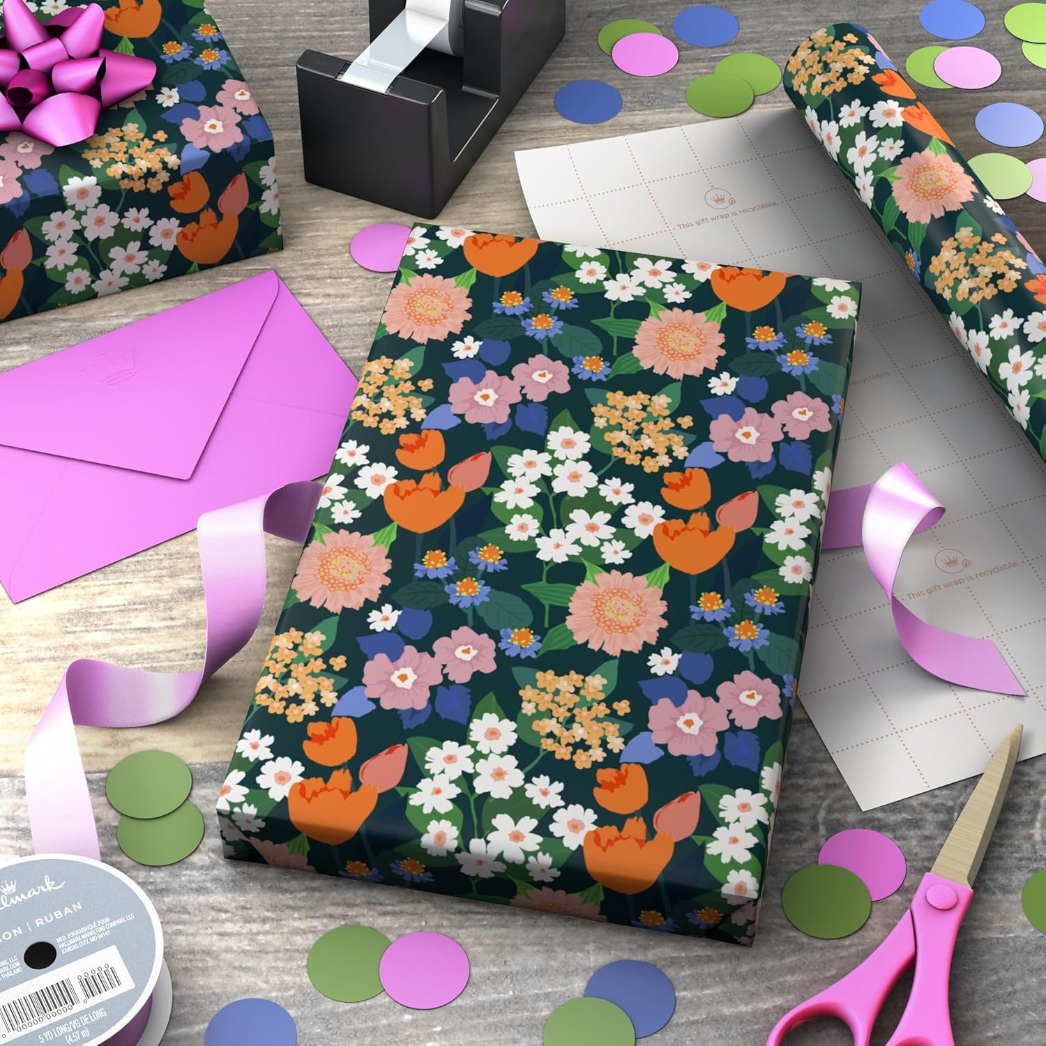 Papier d'emballage à motif de fleurs sauvages