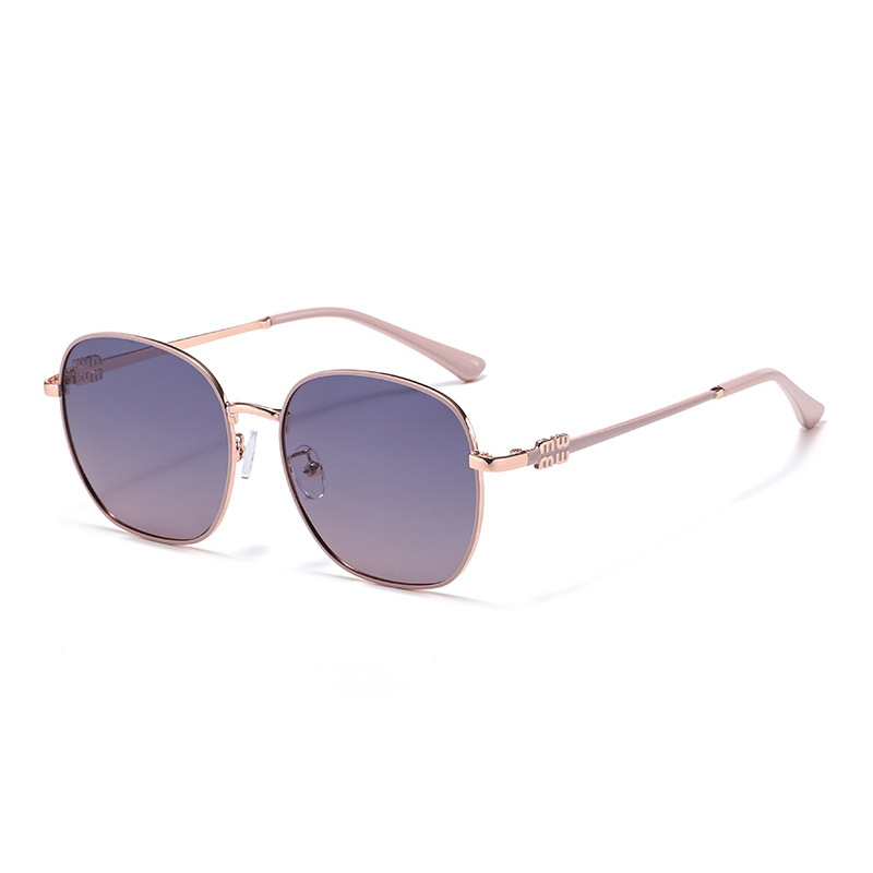 8023 cadre or rose-poudre jambe gris-poudre dégradé c7