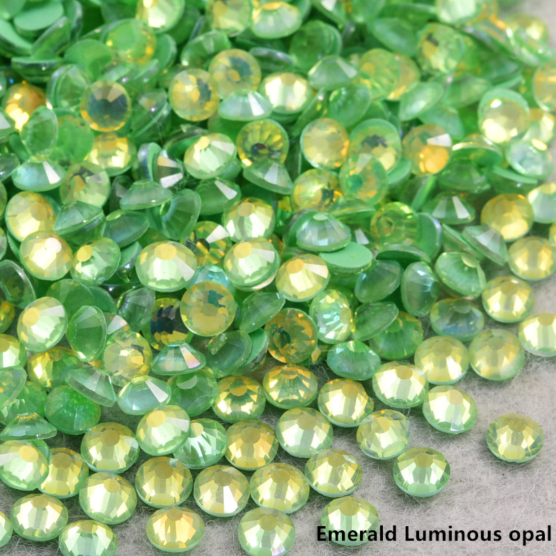 Emerald Luminous opal