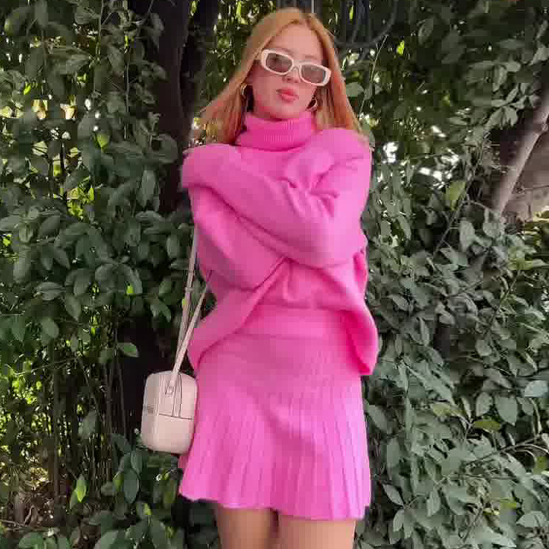 Rose red turtleneck
