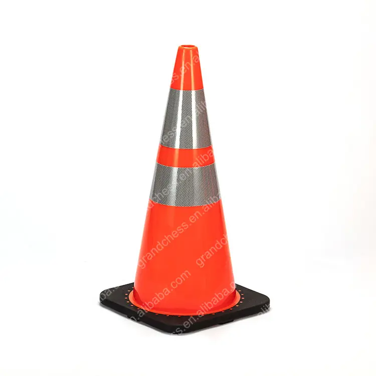 Cono de carretera de tráfico estándar americano, Base negra de PVC, 28 pulgadas, 700mm de alto, 10 libras