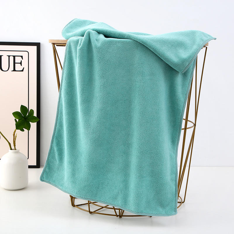 สีเขียวอ่อน