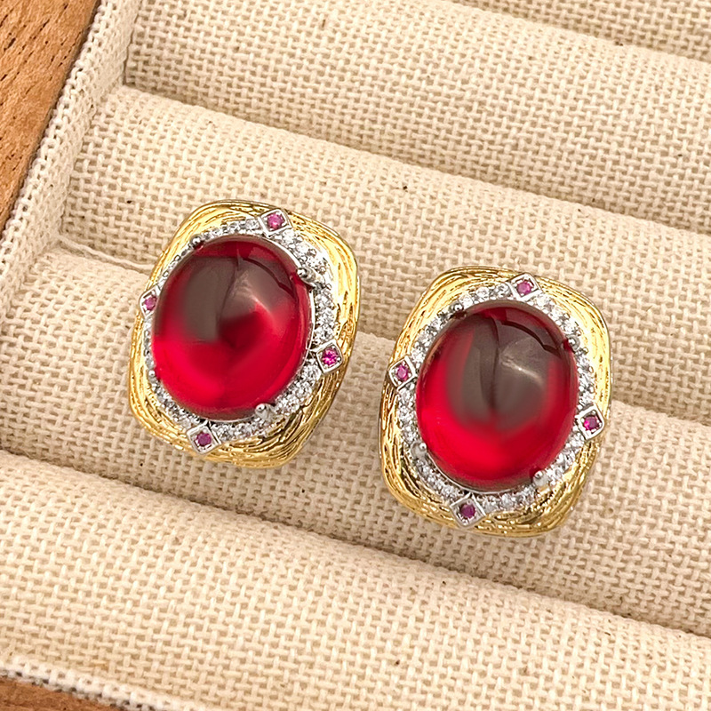 Boucles d'oreilles en corindon rouge