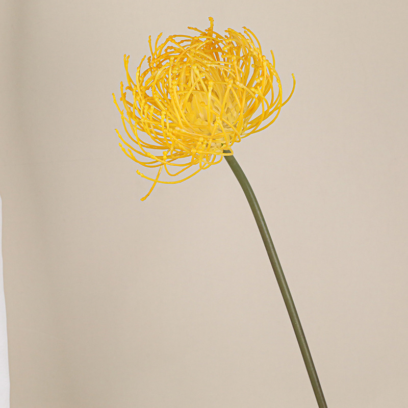Alfombra de agujas para manguera, color amarillo flor.