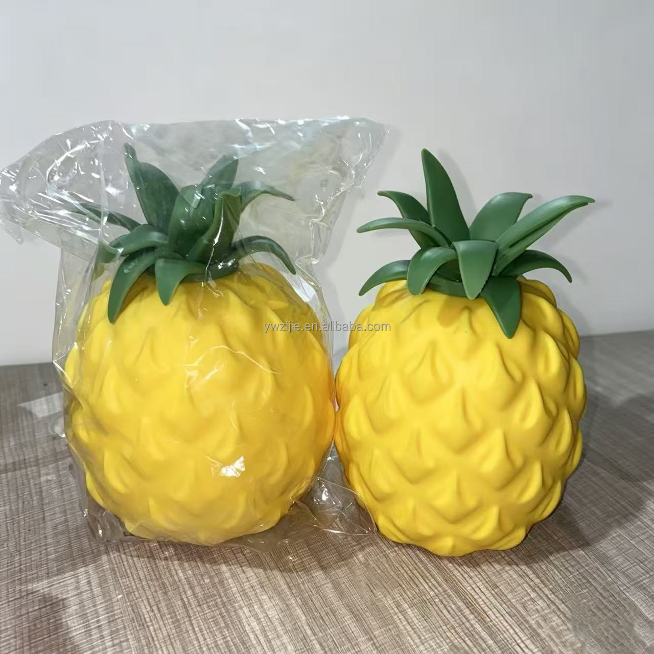 Piña Gigante 22cm