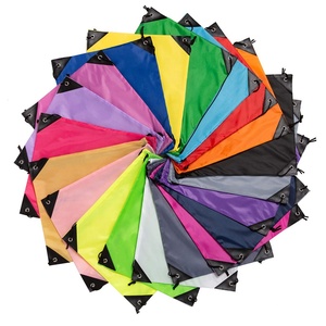 Venta al por mayor de bolsas de poliéster 210D de varios colores, bolsas con cordón impresas con logotipo personalizado para uso en exteriores - Product Image 1