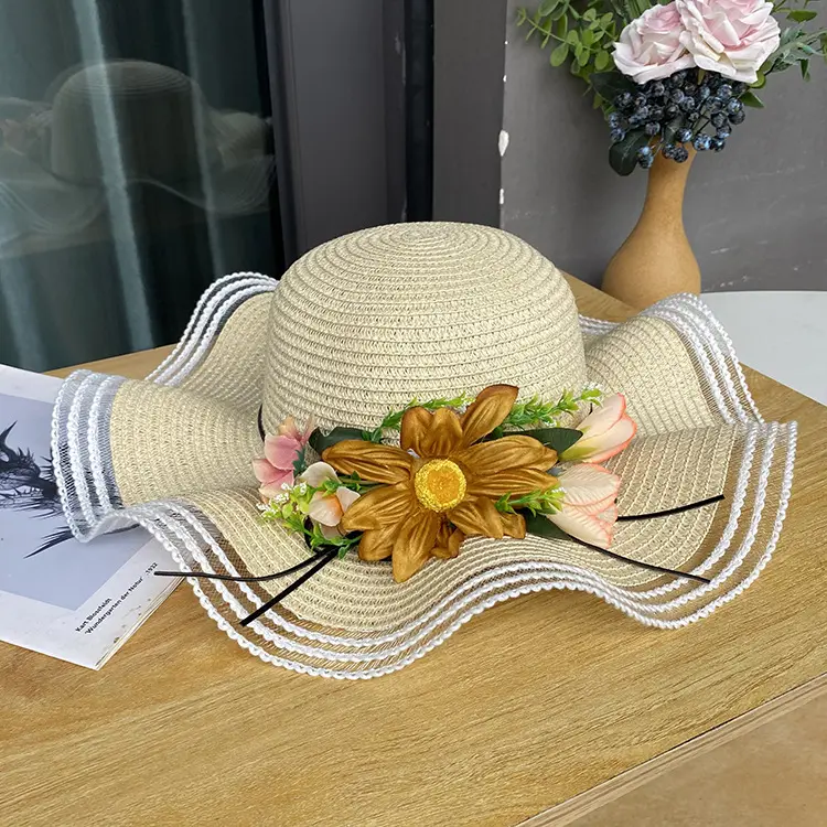 Chapeau de paille à large bord de vague de fleurs fraîches d'été Version coréenne polyvalente du chapeau de soleil de plage de protection solaire