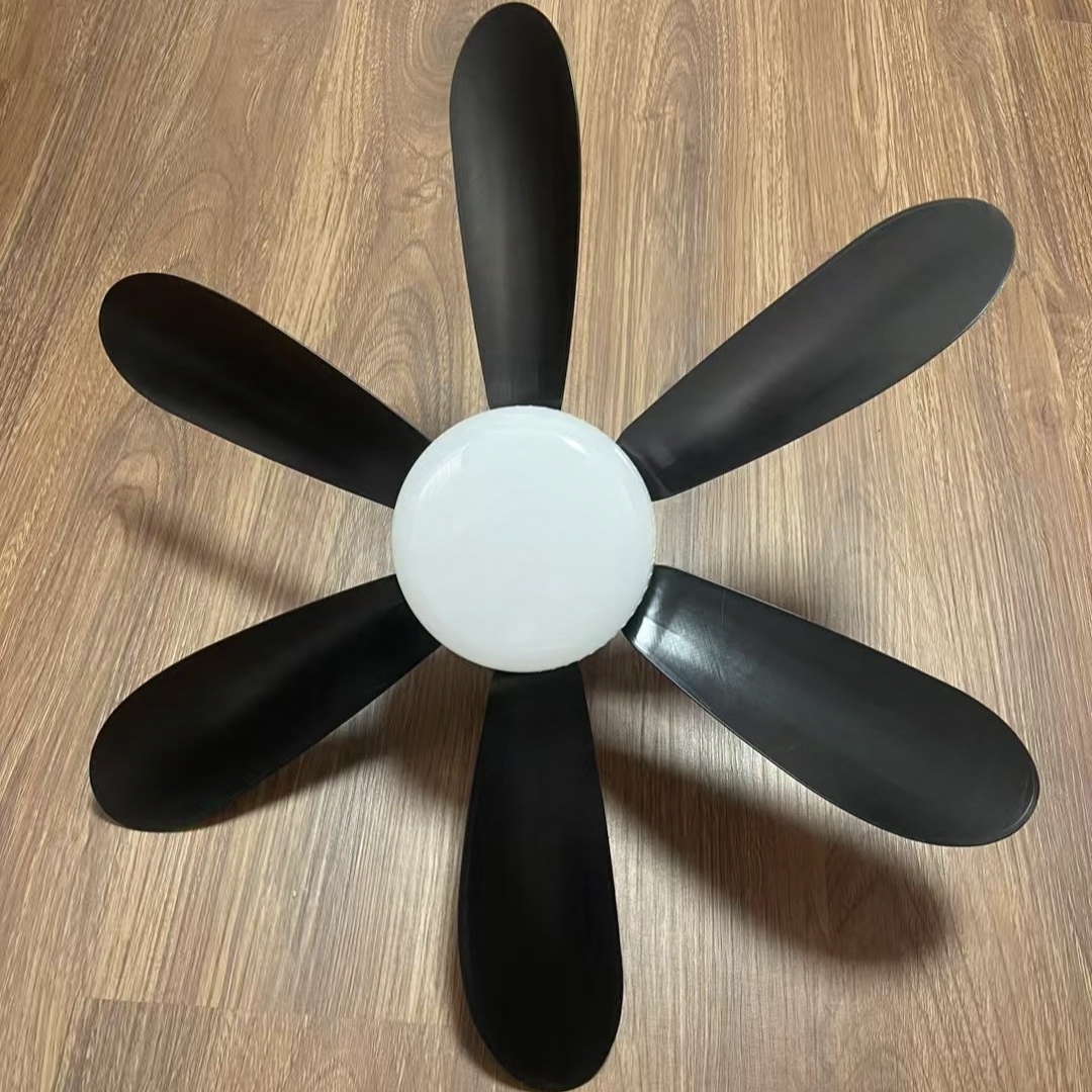 Hoja de ventilador de color negro