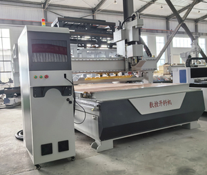 Kalite ağaç işleme makineleri büyük boy oto araçları değiştirici CNC Router çin profesyonel üreticisi ATC CNC Router 1530 1325