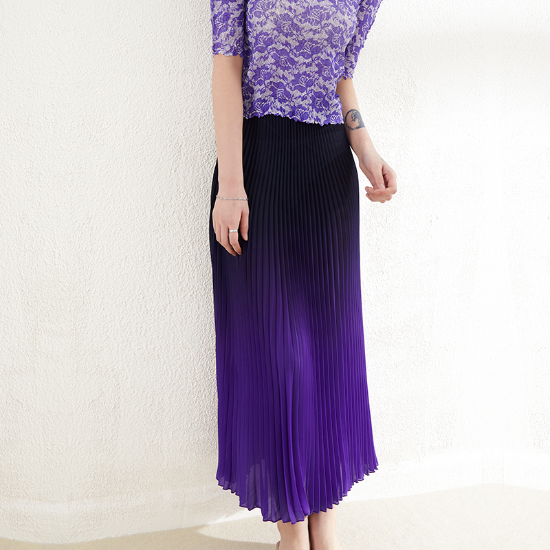 สีม่วง