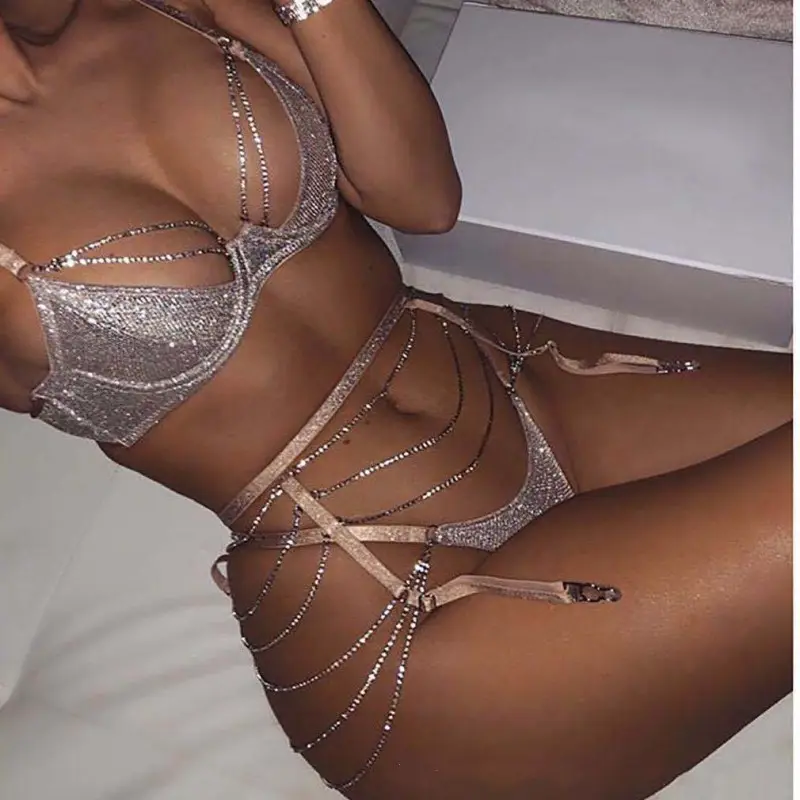 Ensemble de lingerie en cristal de luxe chaîne en diamant femmes sous-vêtements sexy accessoires de fête bling croix gland soutien-gorge sexy avec chaîne de corps