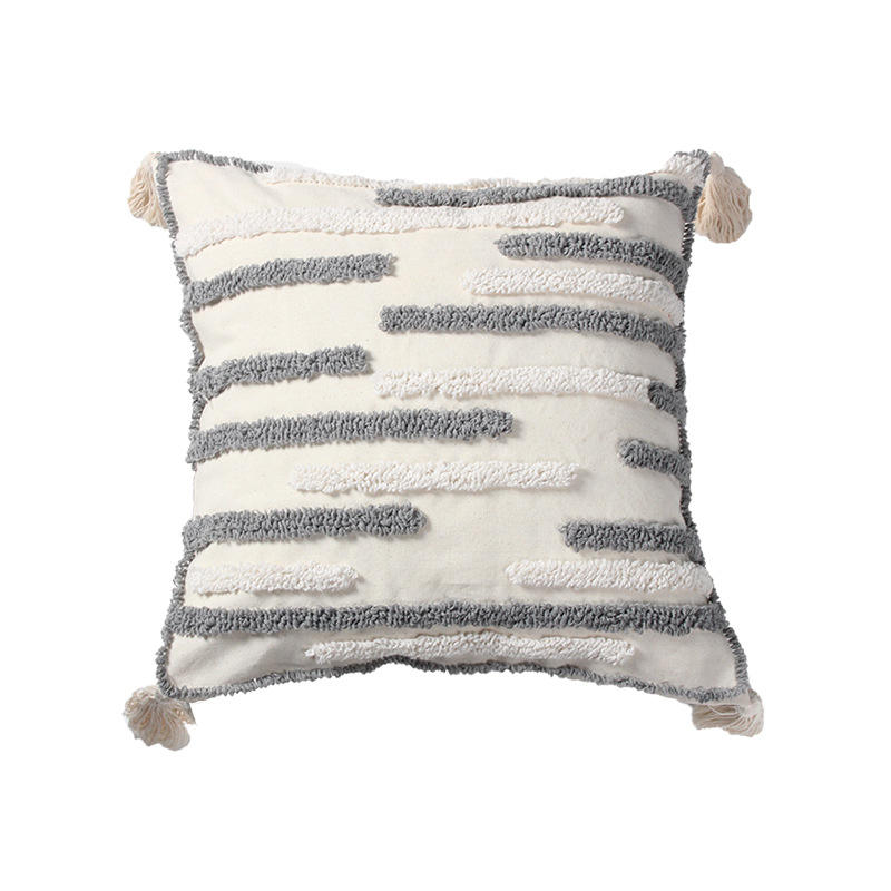 พู่สีเทาและสีขาว