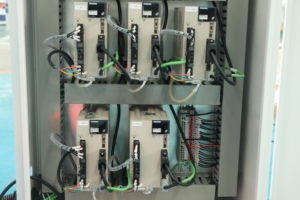 CNCルーター4スピンドルマルチヘッドとロータリーMDFドア製造、家具製造、彫刻作業用 - Product Image 6