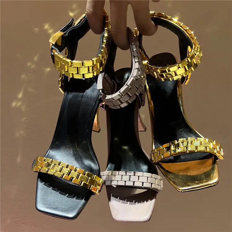 Ayakkabı kadın markalı yeni stil kadın yüksek topuk sivri burun renk eşleştirme Metal zincir ayak bileği kayışı moda ayakkabılar Stilettos