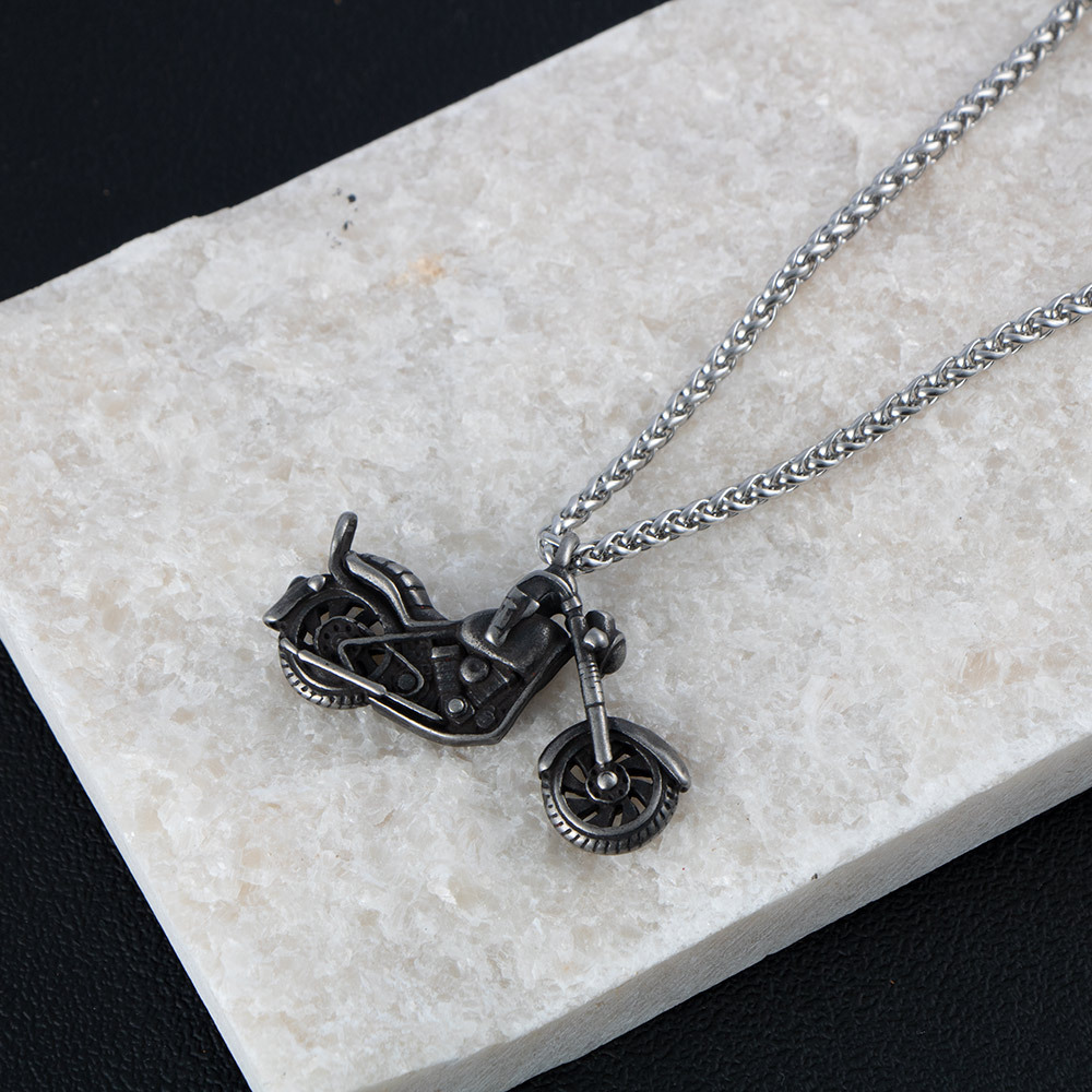 Pendentif CE402*3*60CM avec chaîne