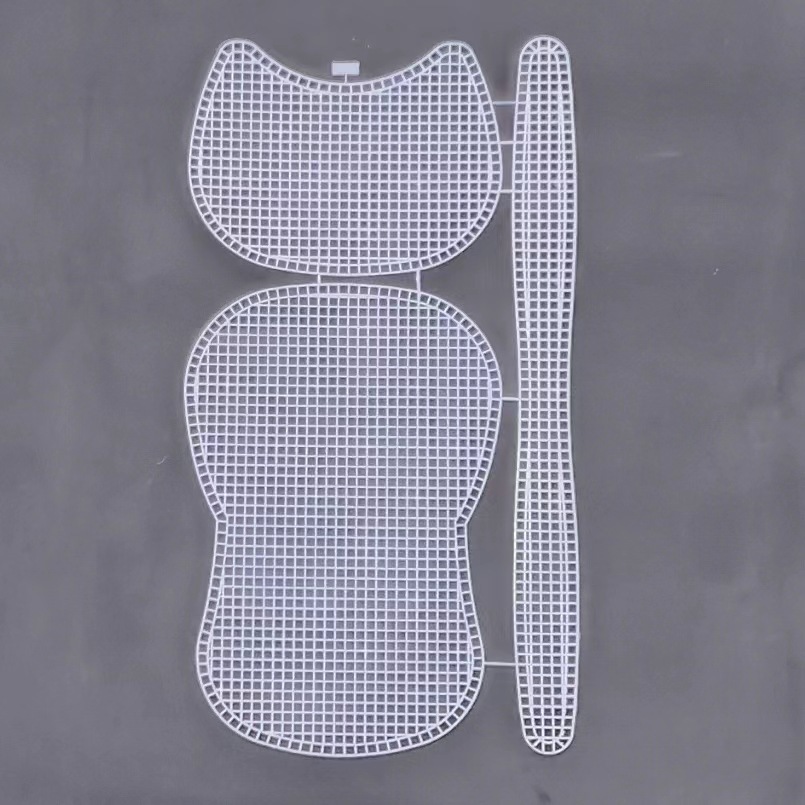 Horseshoe mesh white