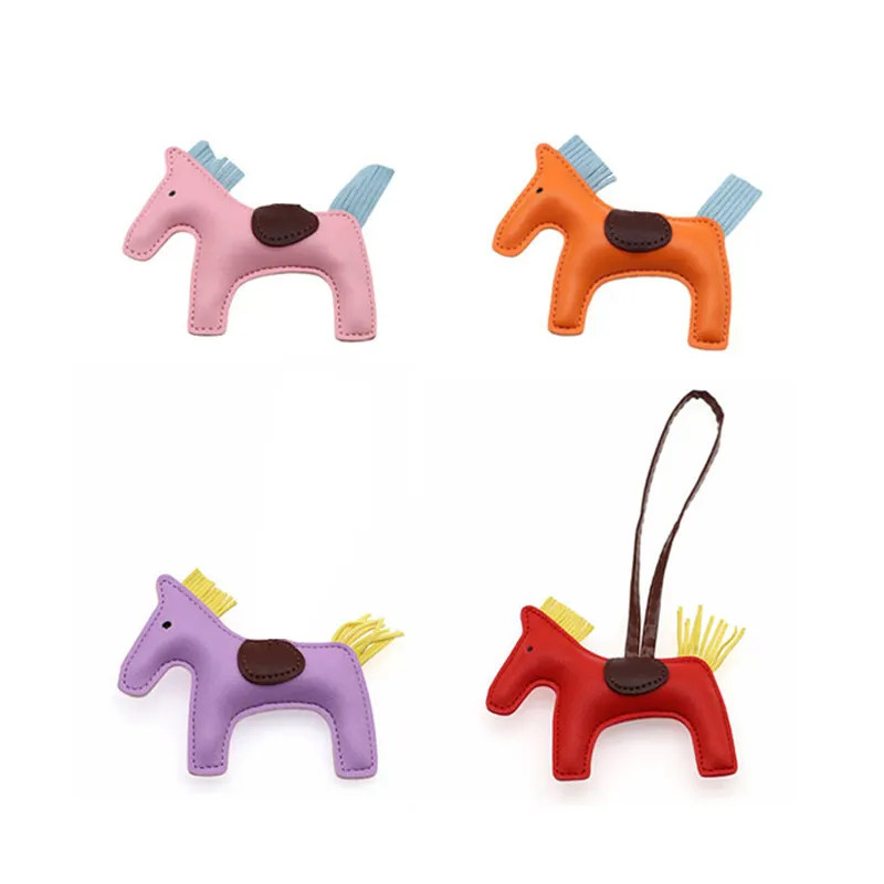 Personalizado pequeño PU Pony llavero de felpa de dibujos animados pequeño colorido cuero Pony Mini llavero de felpa colgantes